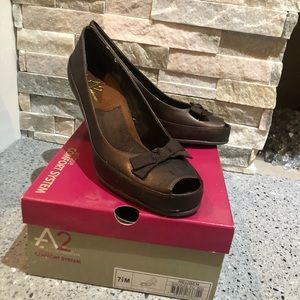 Naturalizers REUBEN peep toe pumps